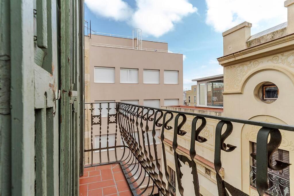 Canela Homes Barcelona Fontana Bagian luar foto